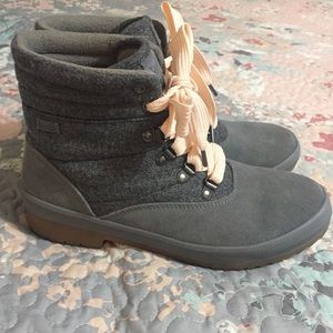 Keds Camp Boot! Super Cute and Comfy! Wool/suede 9